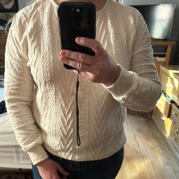 Ivory thin sweater with pattern - Picture 7 of 9